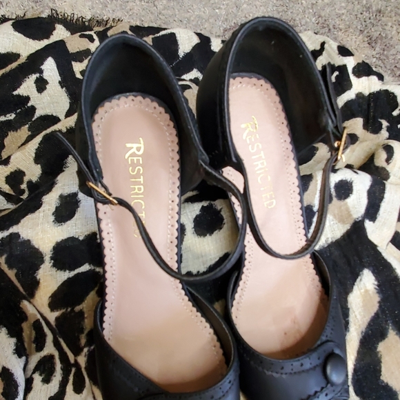 Pinup Heels - Picture 4 of 5